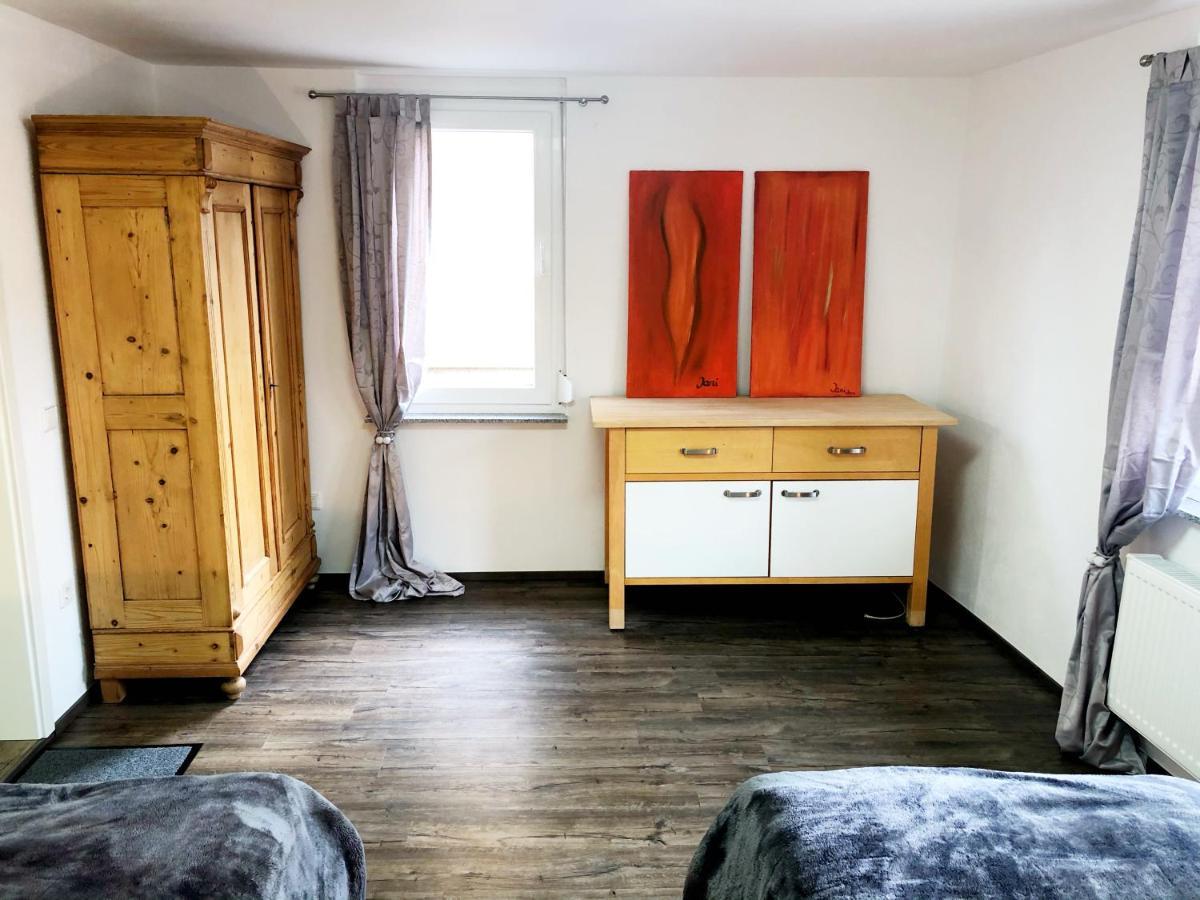 Lisas Gaestehaus Neckartenzlingen Εξωτερικό φωτογραφία